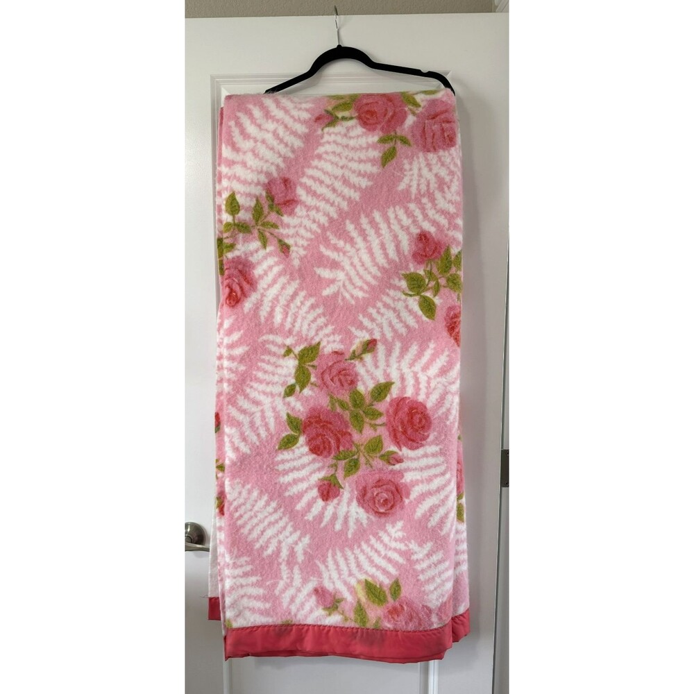 Vintage Rose Flower Fiberwoven Blanket 72”x90” Double 60s/70s pink